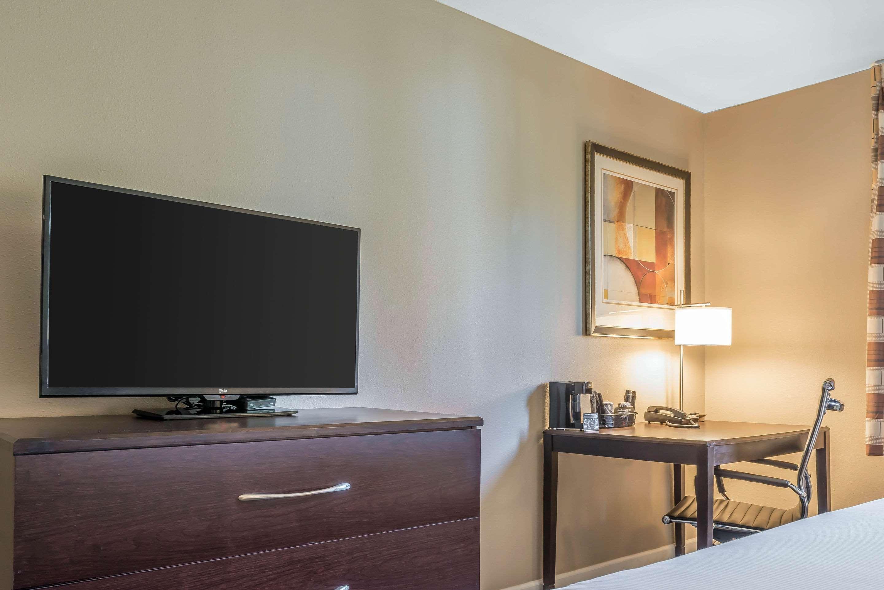 Clarion Inn Belle Vernon Екстер'єр фото