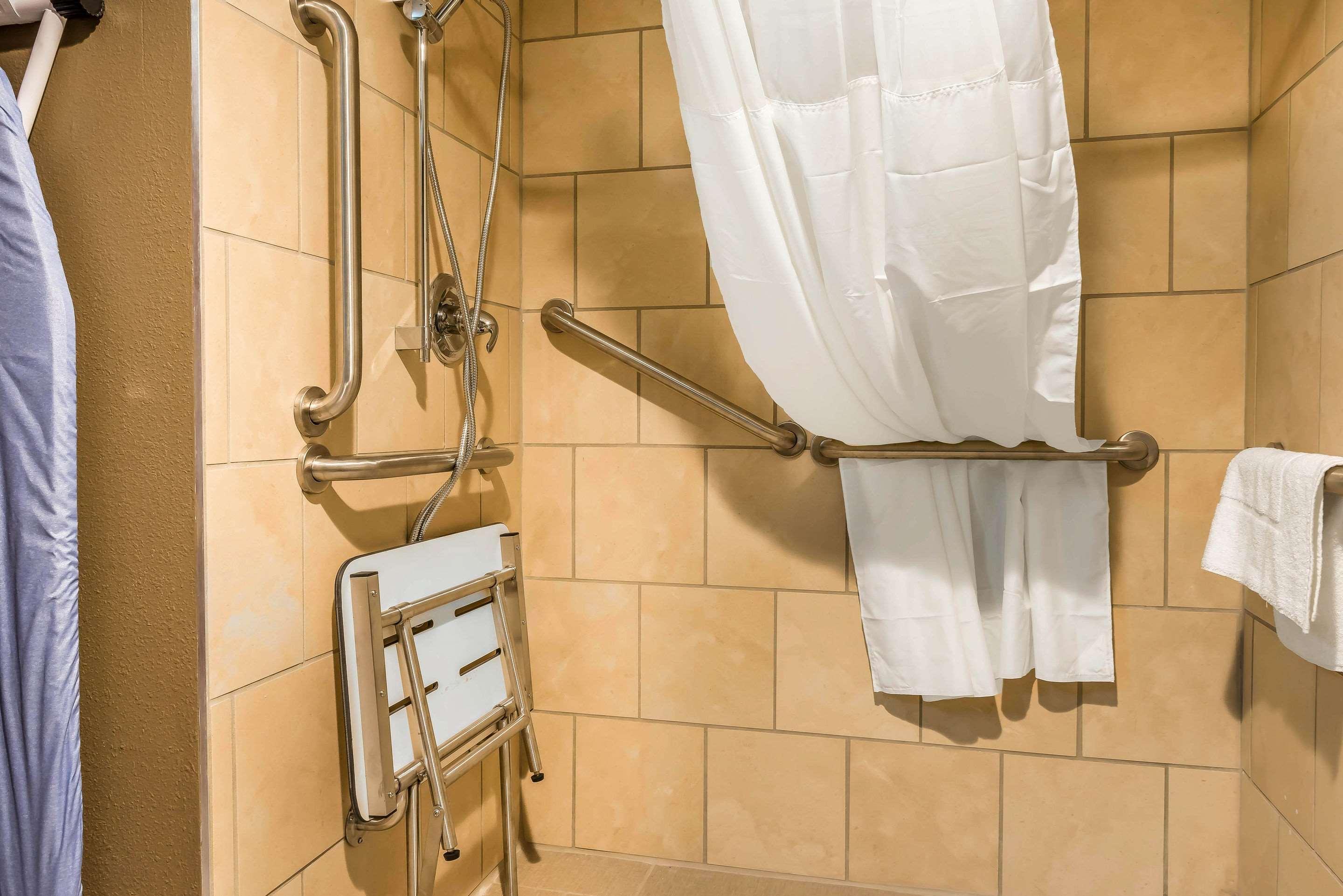 Clarion Inn Belle Vernon Екстер'єр фото