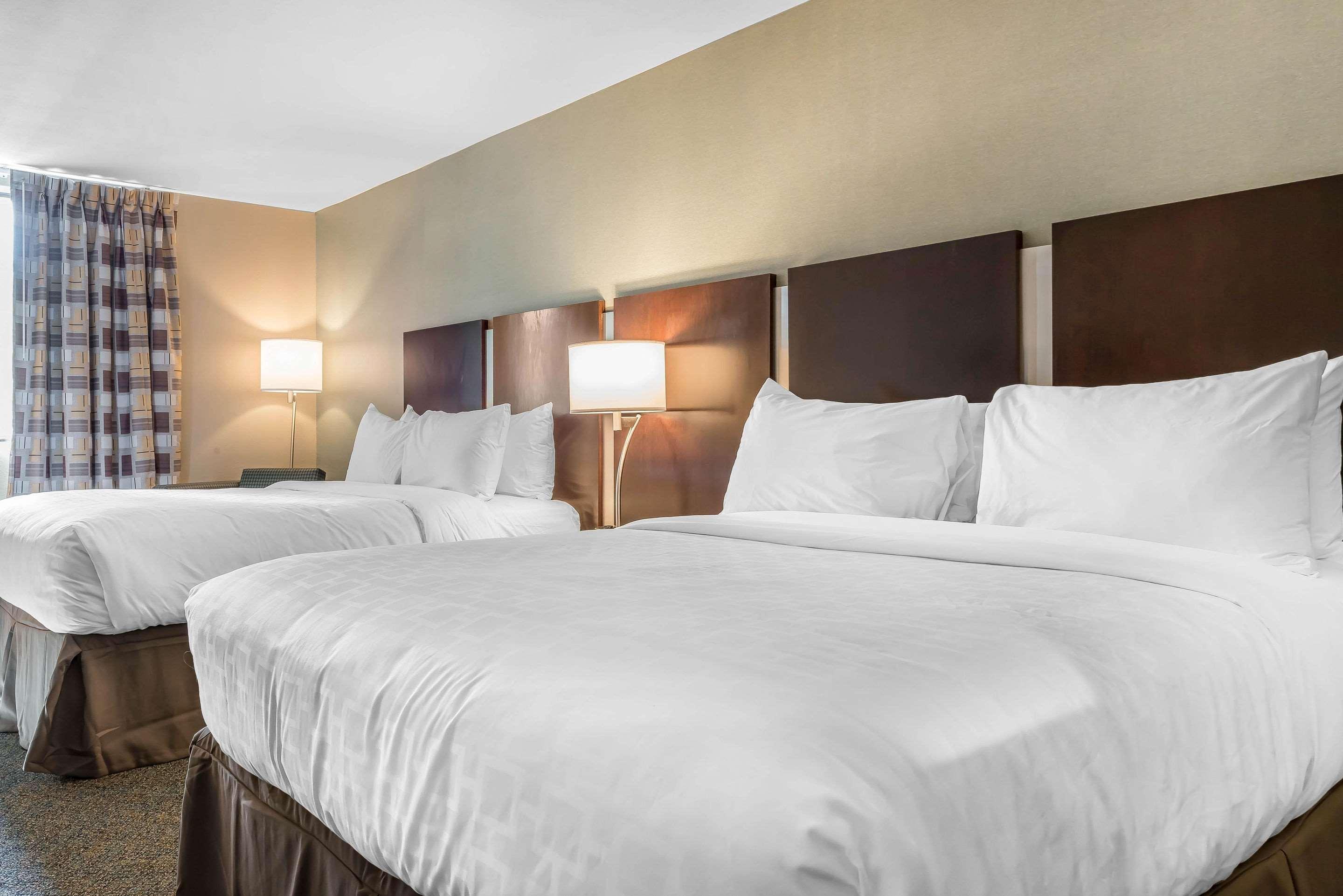 Clarion Inn Belle Vernon Екстер'єр фото