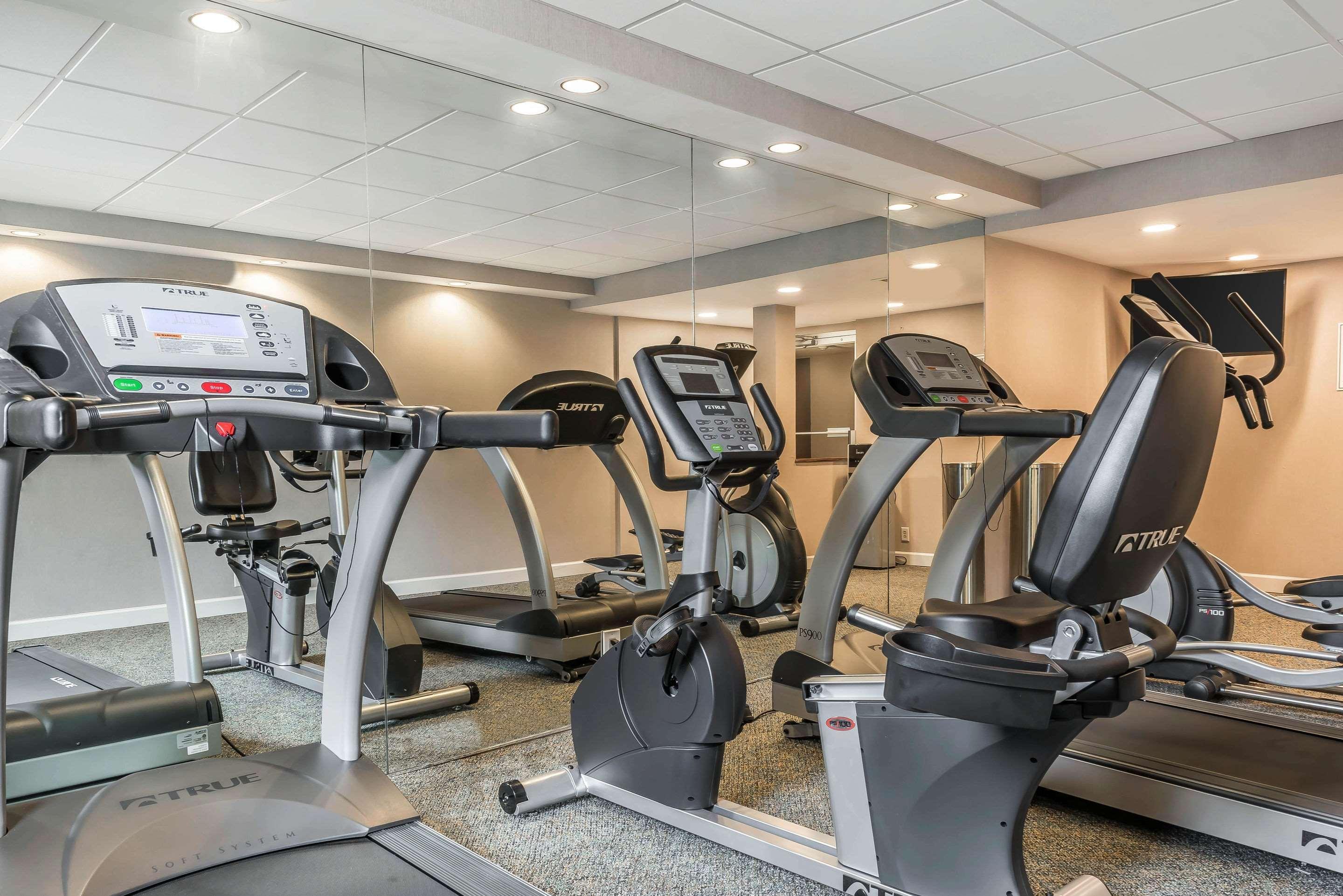 Clarion Inn Belle Vernon Екстер'єр фото