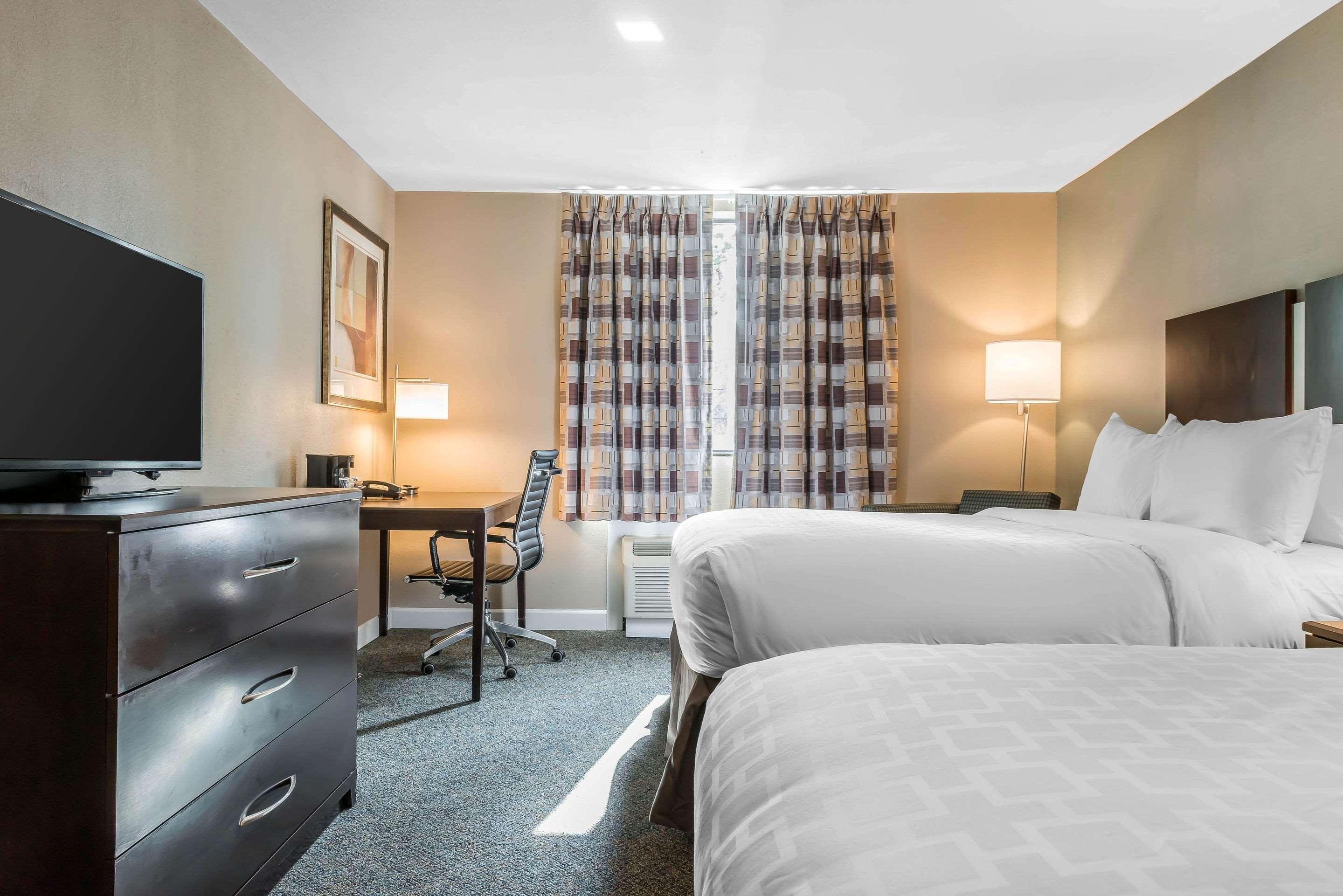Clarion Inn Belle Vernon Екстер'єр фото