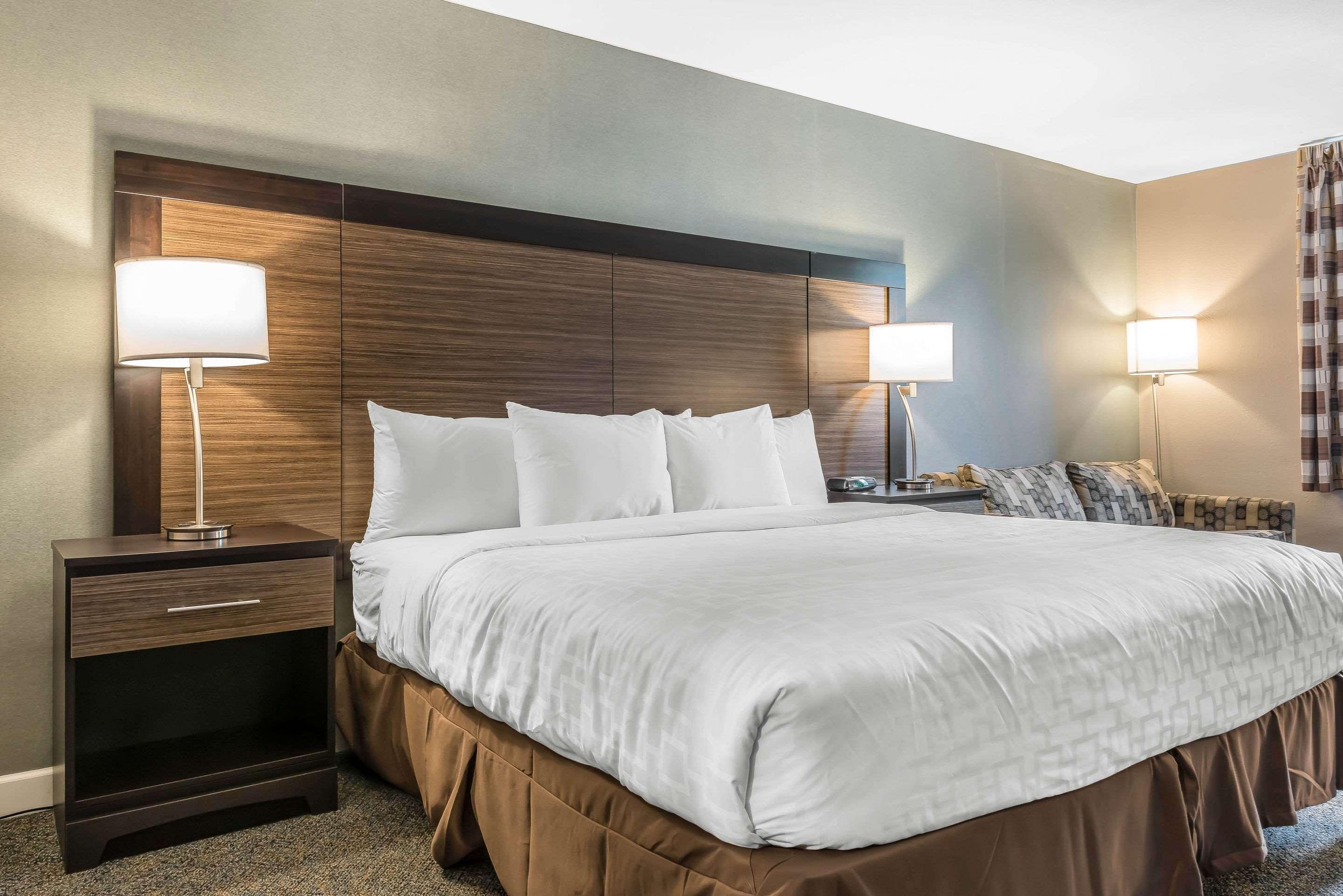 Clarion Inn Belle Vernon Екстер'єр фото