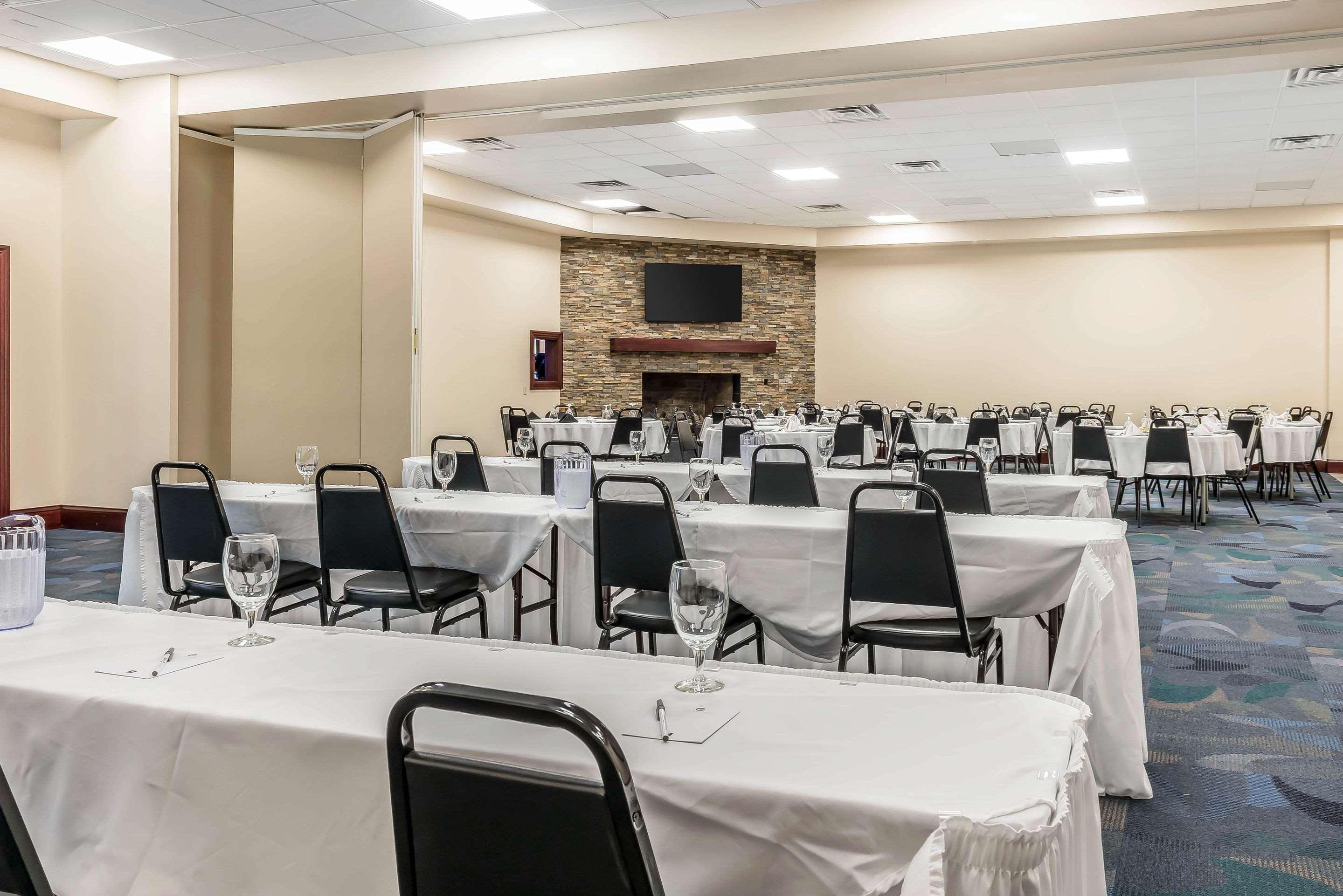 Clarion Inn Belle Vernon Екстер'єр фото